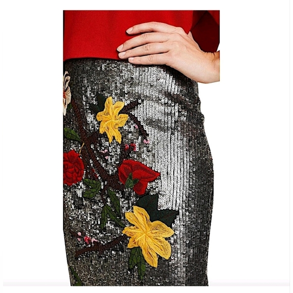 Alice + Olivia ella flora embllishment midi skirt Size 0 - Picture 10 of 16